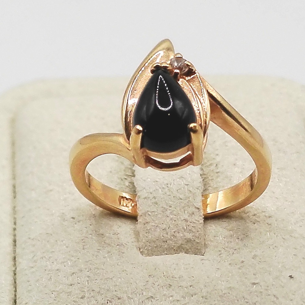 Vintage Gold Tone Black Stone Pear Cabochon Bypass Ring Size 7